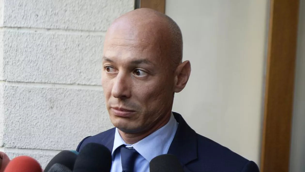 Bogdan Olteanu, audiat ca martor în dosarul lui Mihail Vlasov. Fostul viceguvernator BNR nu a vrut să jure pe Biblie. A invocat un motiv absurd