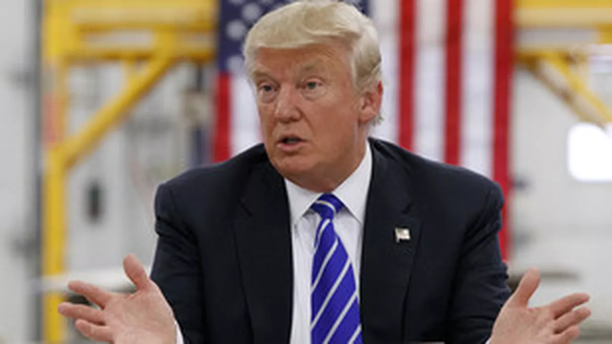 “Mi-a arătat un cec de 10.000 de dolari şi mi-a spus că vor mai veni încă două femei pentru ca distracţia să fie completă”. Donald Trump, în centrul unui nou scandal sexual