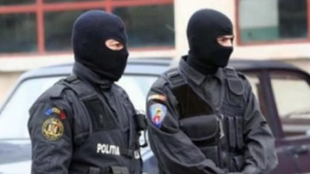 Polițiștii efectuează 14 percheziții. Subprefectul din Giurgiu, vizat de anchetatori (VIDEO)