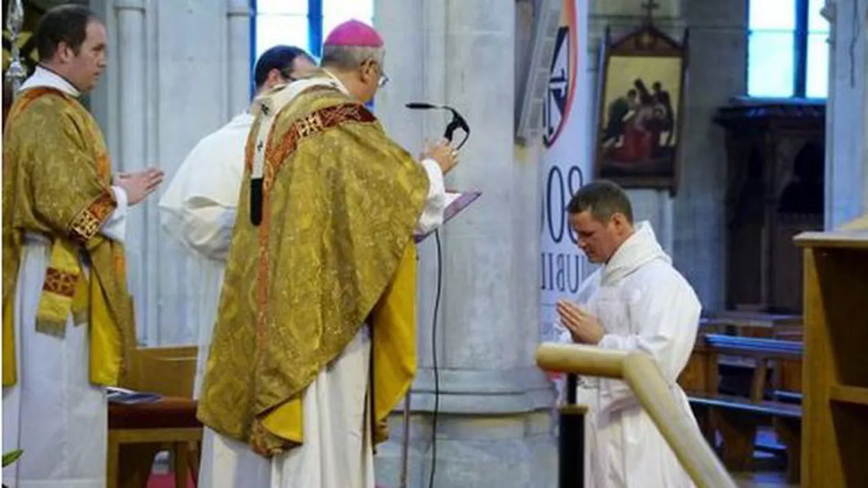 De la fotbal la biserică: Un fost jucător de la Manchester United a devenit preot