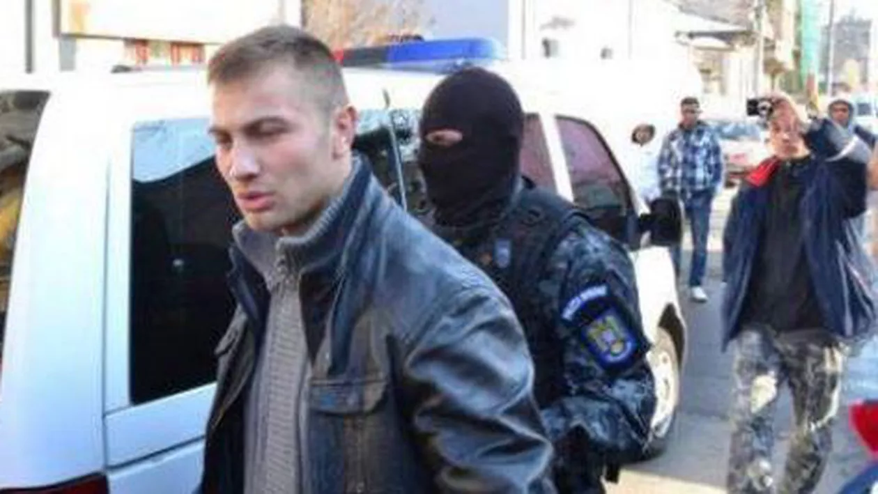 Fiul asasinului de la Perla implicat în filaje mafiote. La ce a recurs tânărul după destinul tragic al mamei lui