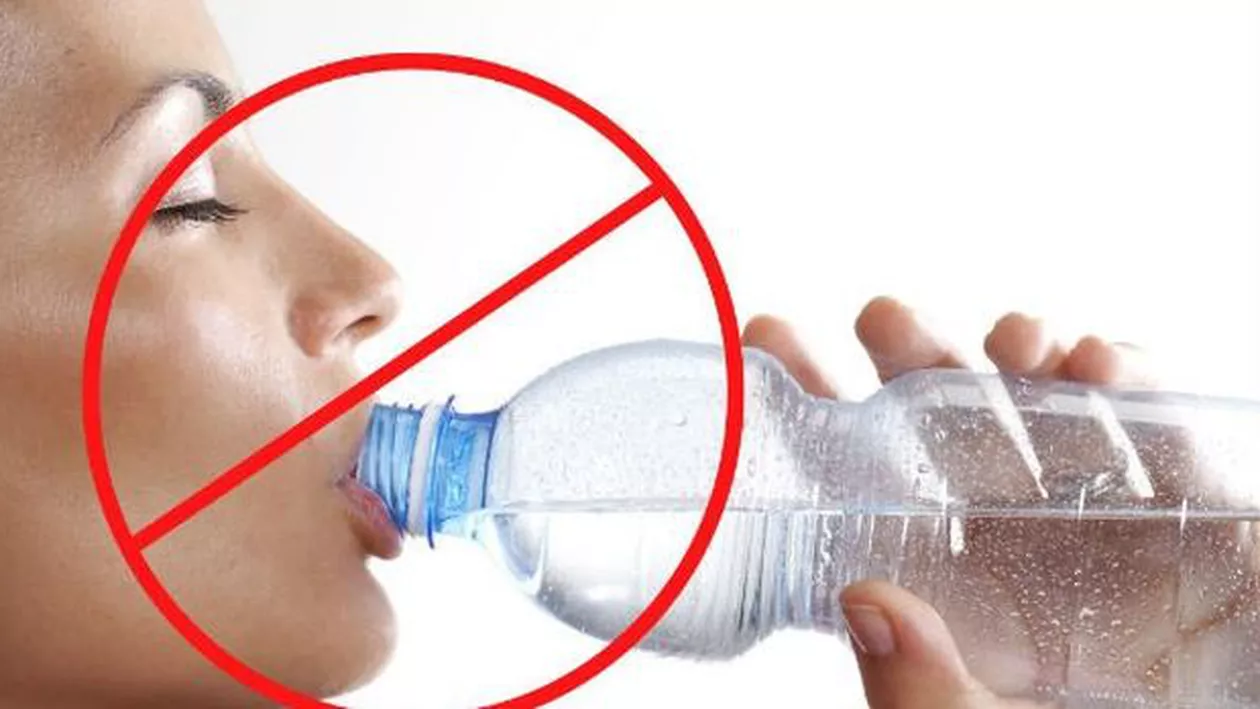 Știi la ce Riscuri te supui când folosești sticlele de plastic?