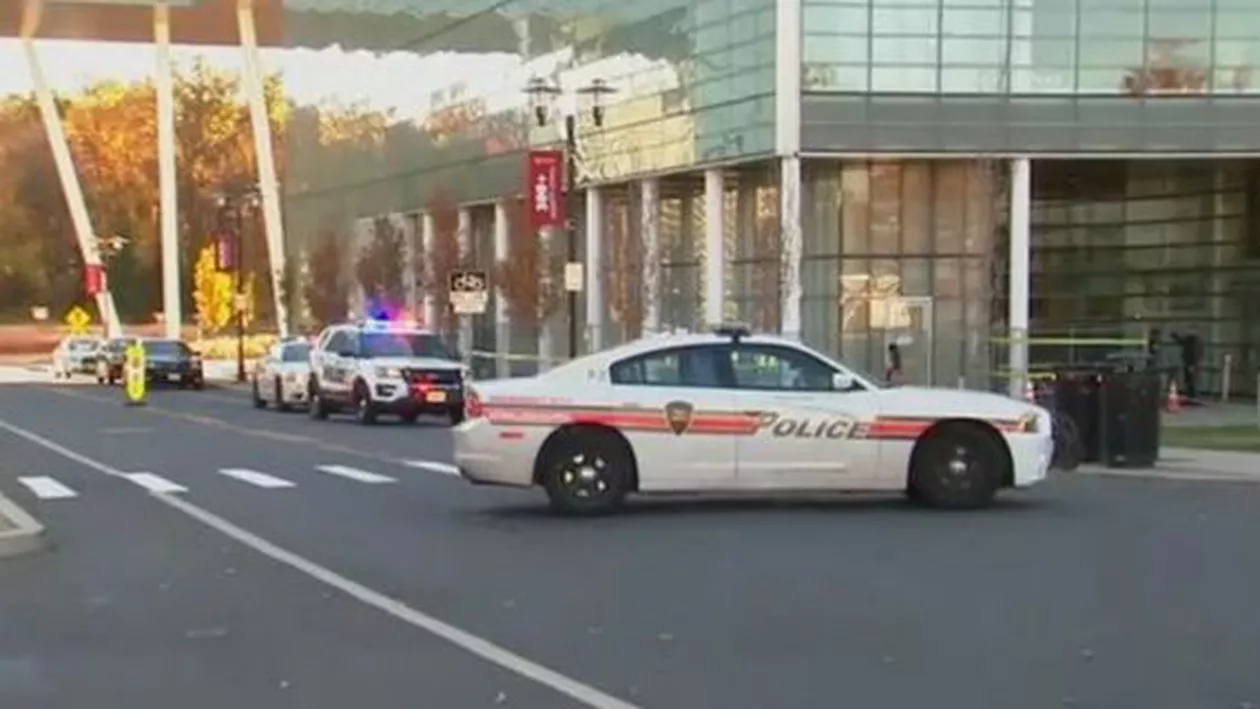 SUA: Cel puțin cinci persoane au fost rănite de un individ înarmat, într-o universitate din New Jersey