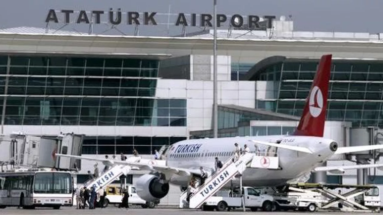 Aeroportul Ataturk din Istanbul: Doi bărbați au fost arestați după un schimb de focuri cu forțele de ordine