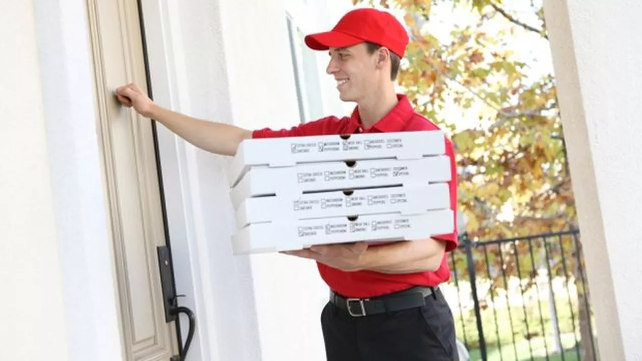 Mai mulţi minori, arestaţi preventiv şi puşi sub control judiciar pentru că au furat pizza