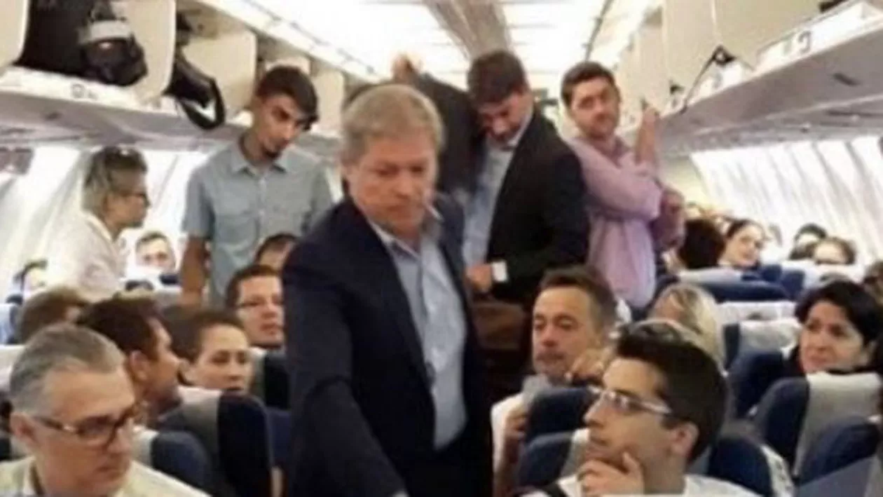 Dacian Cioloș, iritat de faptul că nu poate plăti în lei la bordul avioanelor care operează curse aeriene interne: "A cerut Protecției Consumatorilor să analizeze această practică"