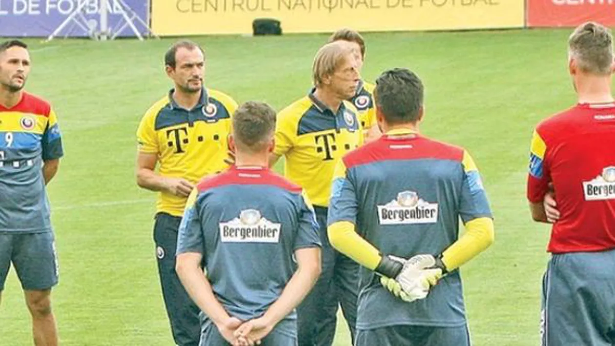 “Daum nu interacţionează cu toţi jucătorii, sunt băieţi care nu au schimbat două vorbe cu el”. Selecționerul Naționalei, CRITICAT DUR din cauza comportamentului său