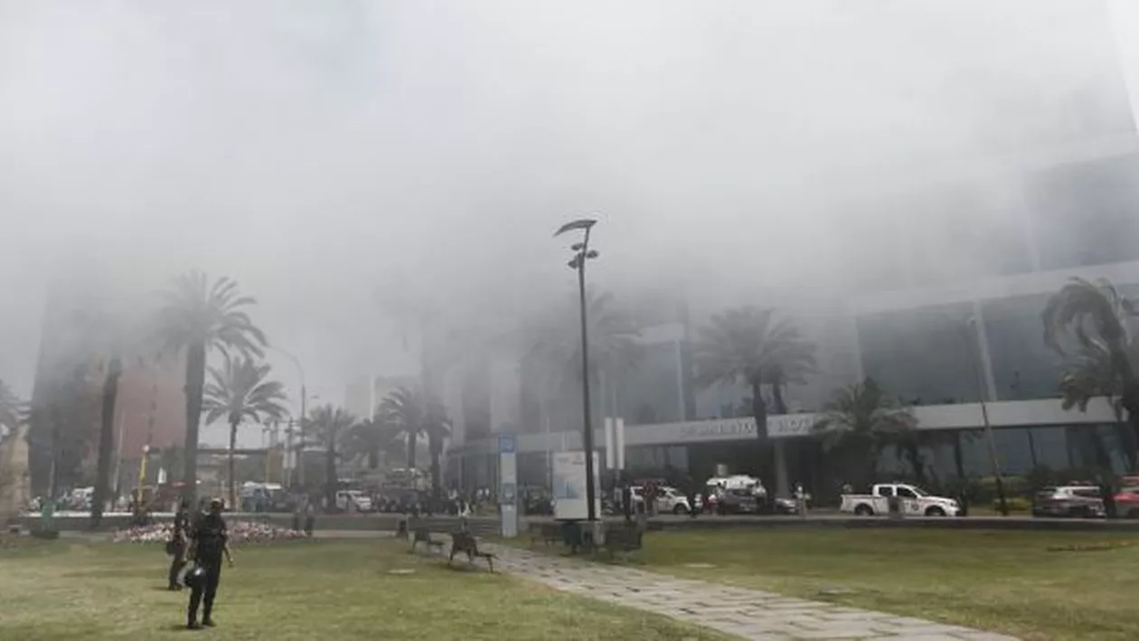 Incendiu puternic într-un mall din Lima: Cel puțin patru persoane au murit (FOTO, VIDEO)