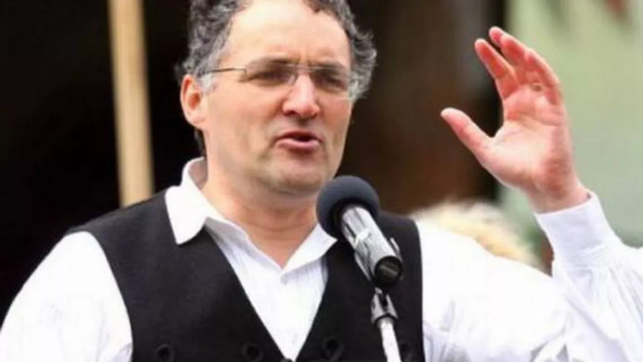 OBLIGAT SĂ DEA JOS drapelul Ungariei și steagul secuiesc. Primarul se DEZLĂNȚUIE la adresa ROMÂNIEI