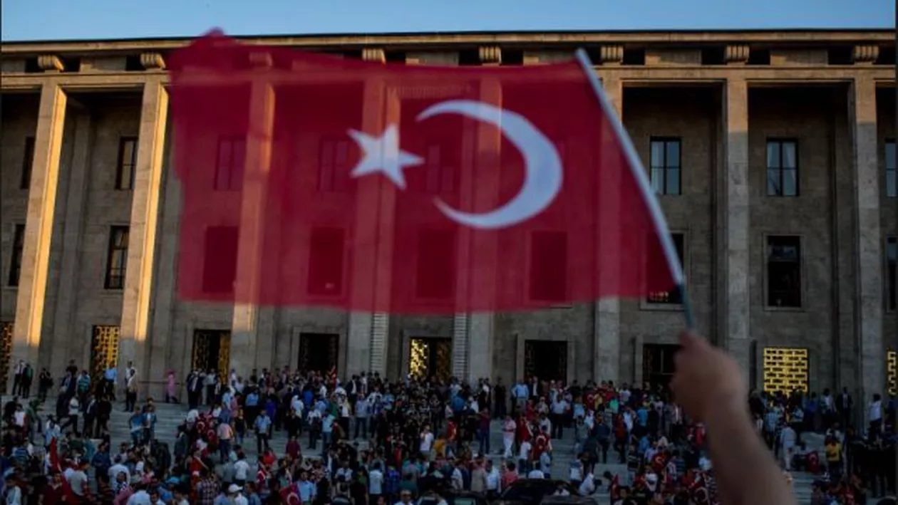 Propunere legislativă controversată în Turcia: Persoanele condamnate pentru agresarea sexuala a unui minor vor fi iertate dacă se căsătoresc cu victima