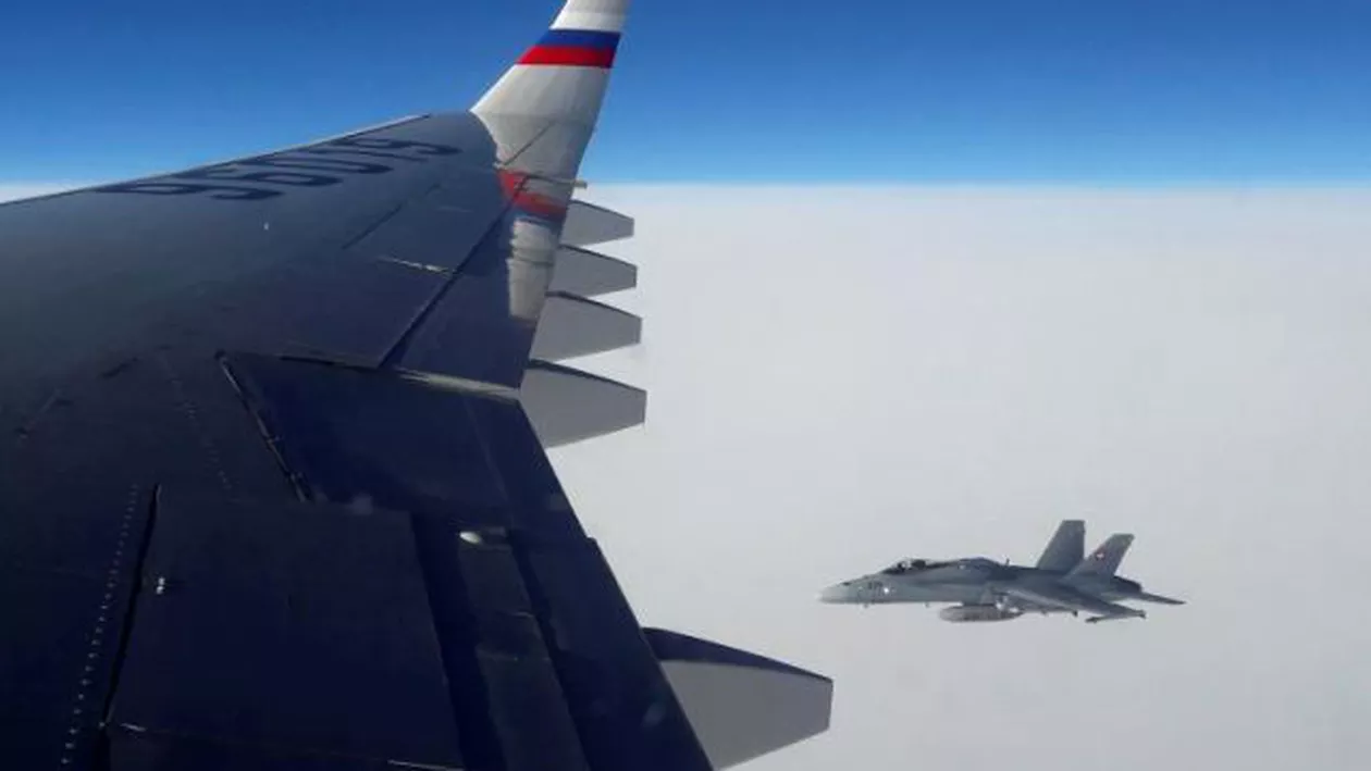 Un avion rusesc, amenințat în zbor de două avioane militare elvețiene: Rusia cere explicații de urgență