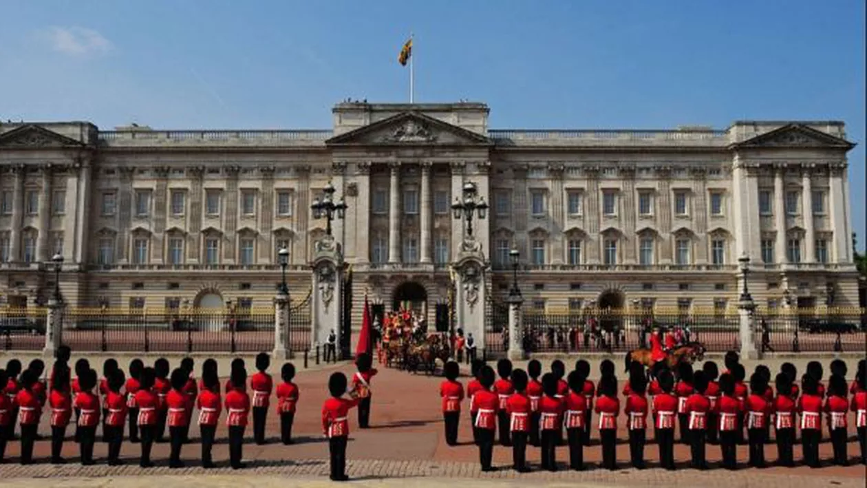 Palatul Buckingham intră în renovare: Guvernul britanic a acordat 369 de milioane de lire sterline pentru îmbunătățirea reședinței regale (VIDEO)