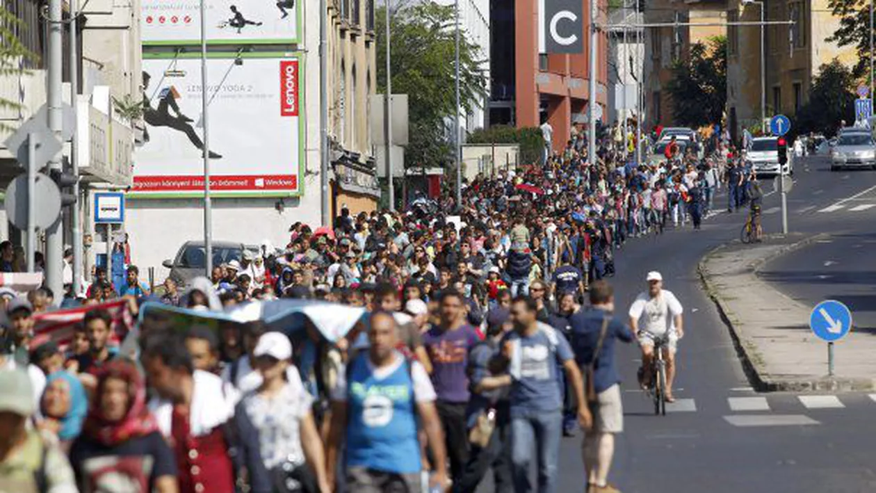 “Vor ca țara să fie islamizată”. Detalii CUTREMURĂTOARE despre planurile refugiaților