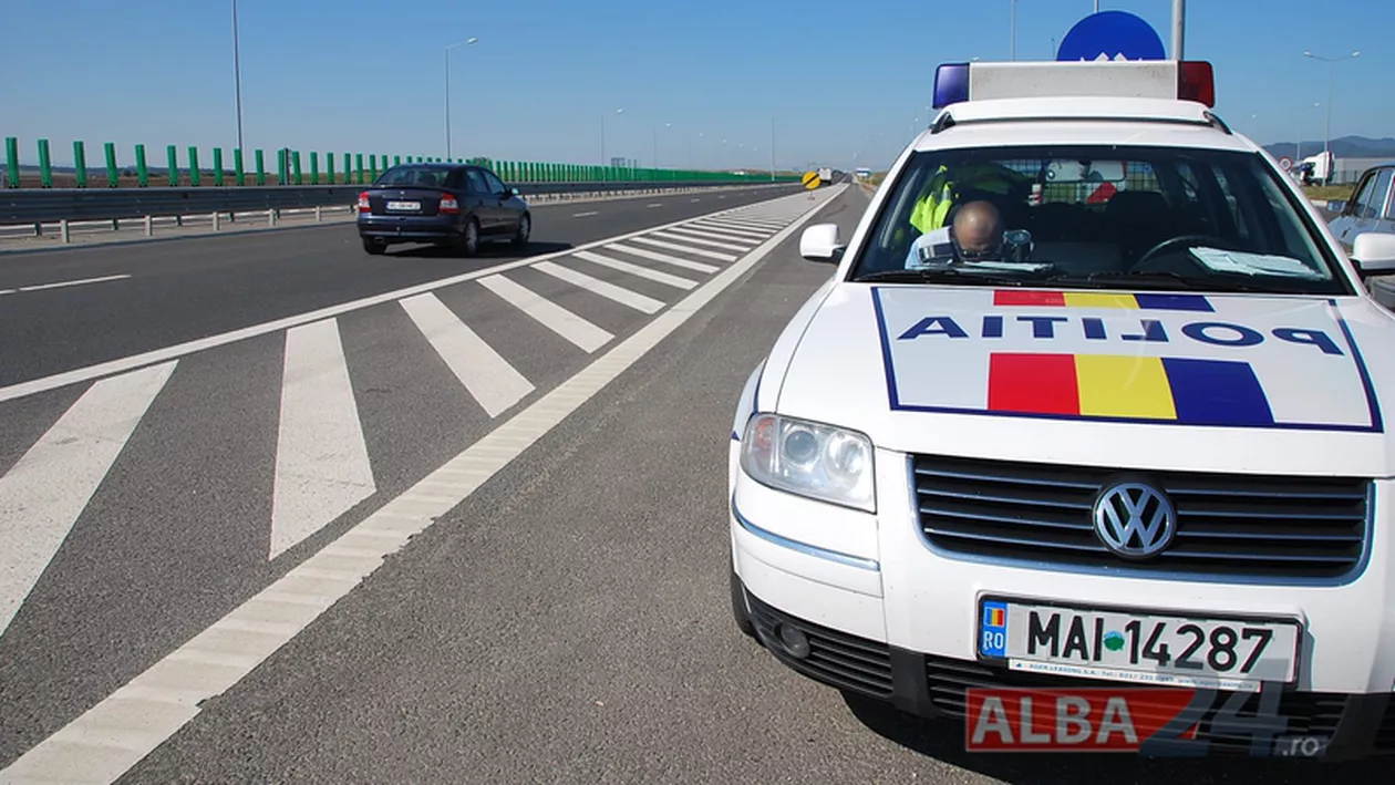 INCONȘTIENȚĂ la volan: Bărbat prins în timp ce gonea cu 235 km/h