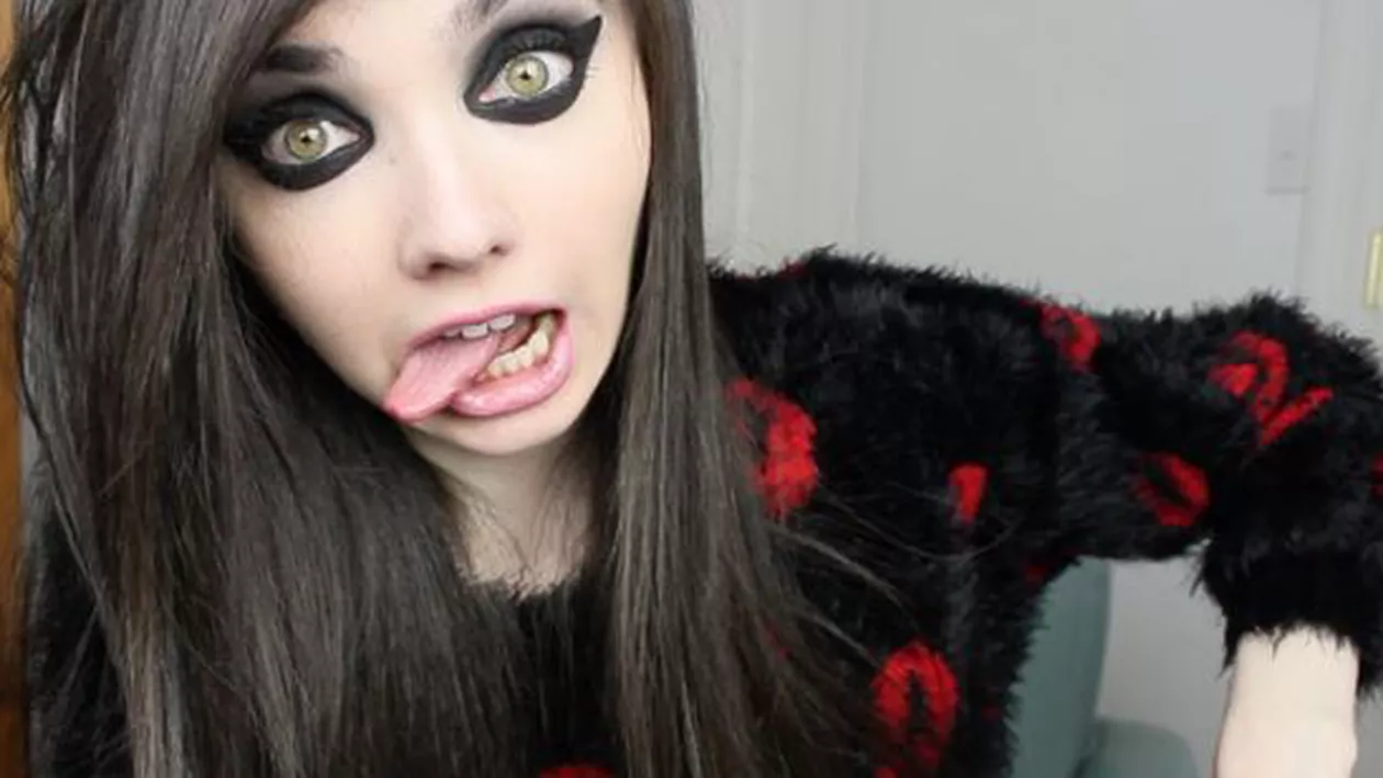 Motivul pentru care 18 mii de oameni vor să fie interzisă pe internet  această tânără (VIDEO+FOTO)