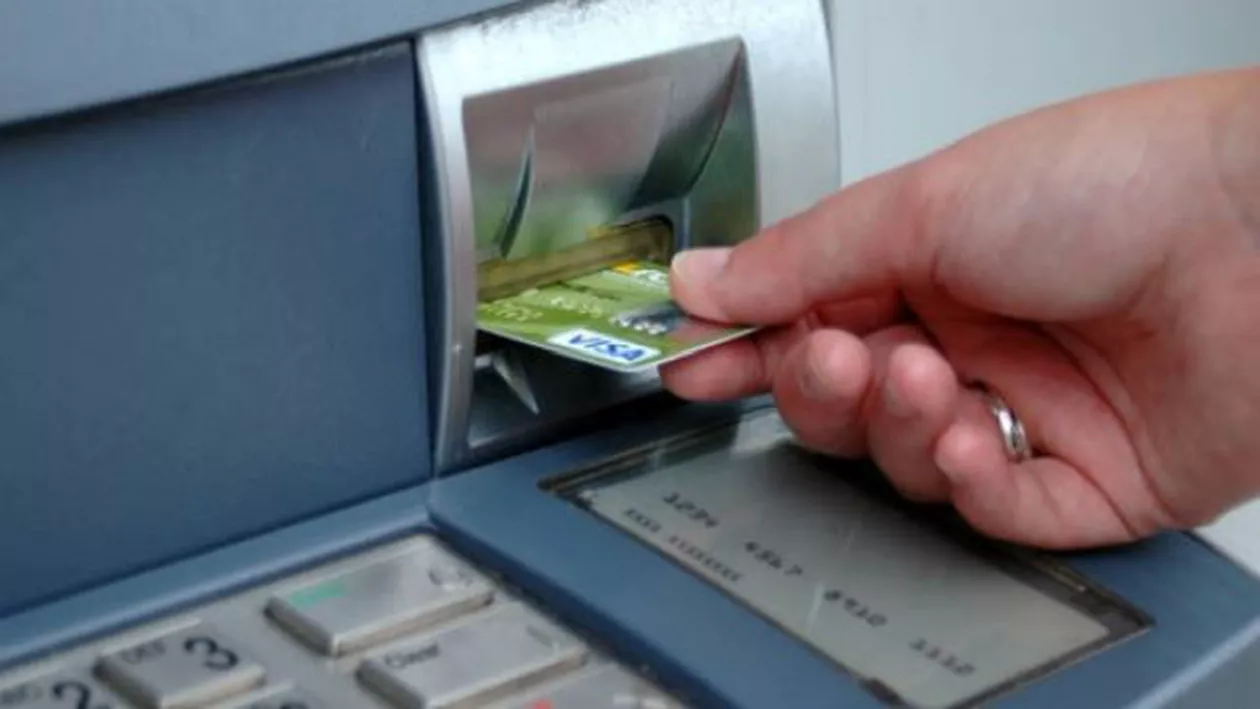 Un român, arestat în Australia pentru că a furat bani cu ajutorul unor carduri clonate (VIDEO)