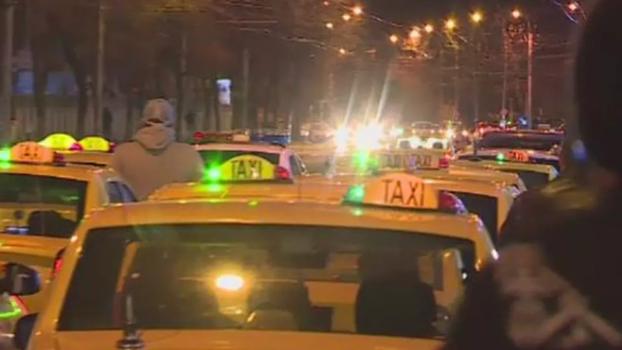 Taximetriștii au iesit ÎN STRADĂ în București și au aruncat cu ouă și făină în mașinile Uber