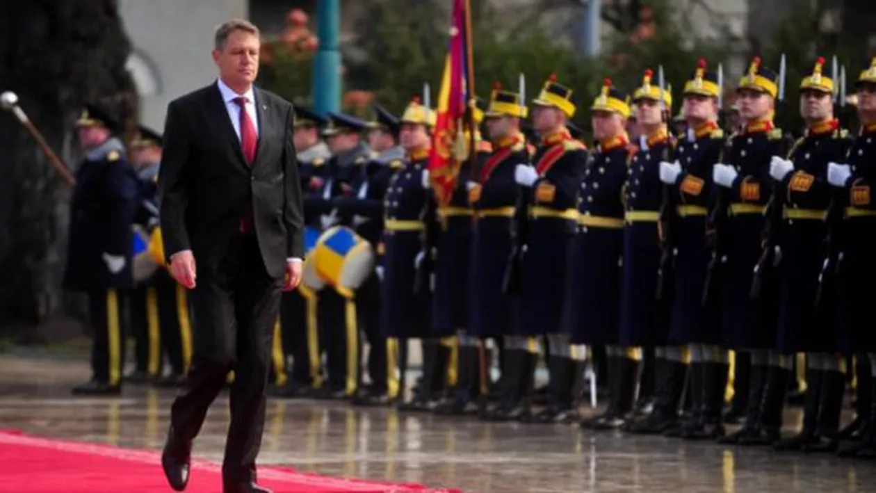 Iohannis, criticat pentru că nu a invitat niciun membru PSD la parada de 1 Decembrie