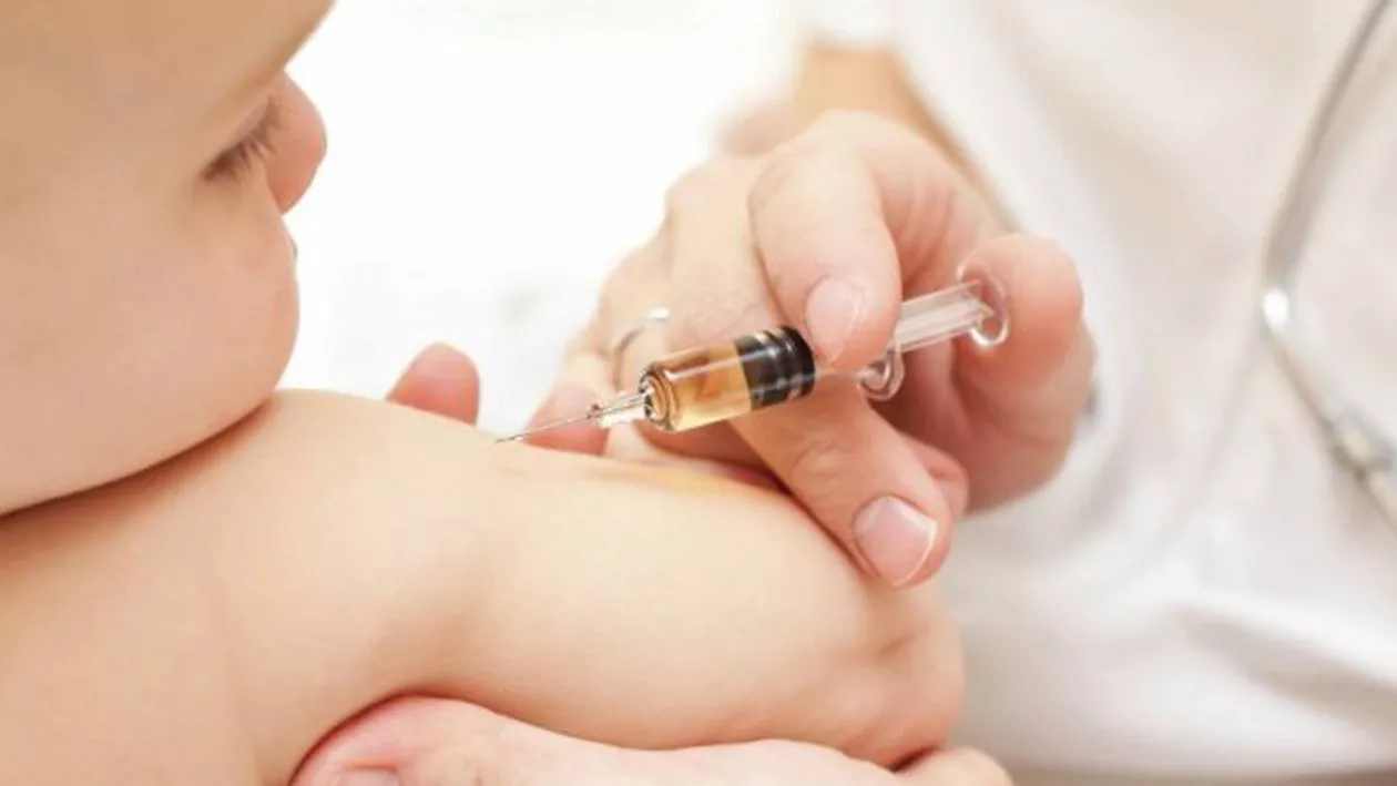 Legea Vaccinării, în stadiu de avizare: Părinții vor putea refuza vaccinarea copiilor, doar dacă se vor informa înainte