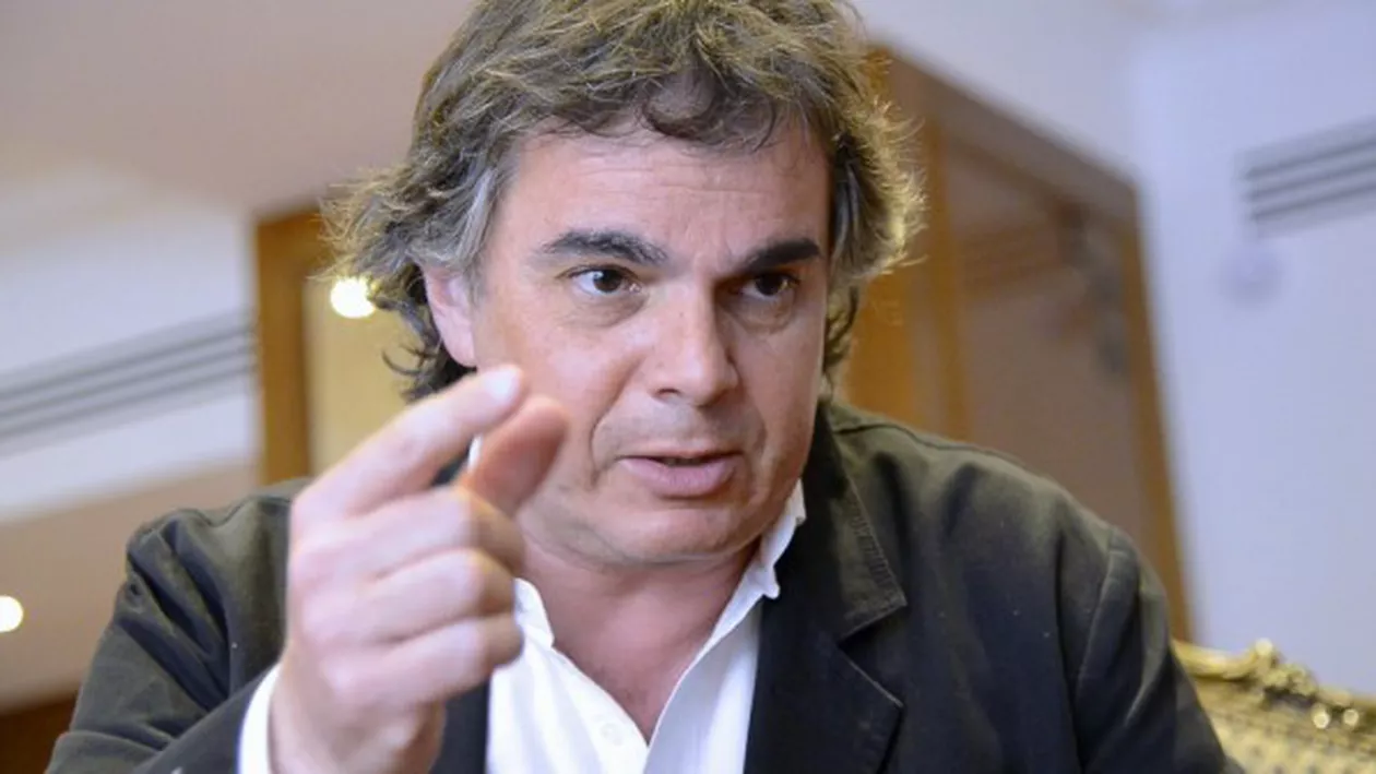 SURPRIZĂ TOTALĂ în Franța. O nouă intrare în cursa prezidențială dă calculele peste cap