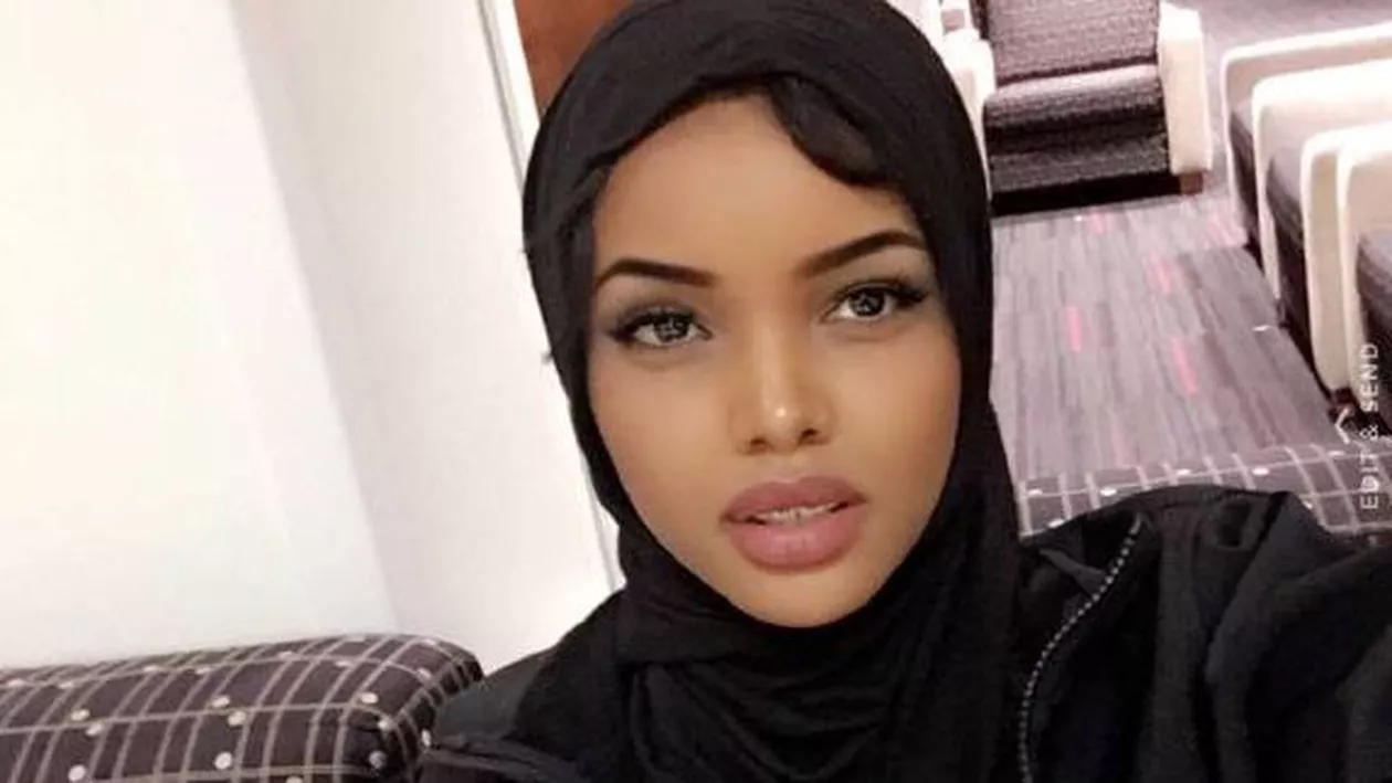 A făcut istorie. O tânără de 19 ani este prima persoană care a concurat la Miss Minnesota SUA îmbrăcată în hijab și burkini (FOTO)