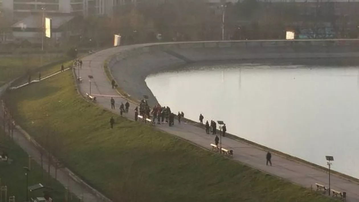 Un bărbat a fost găsit mort în Lacul Morii din Capitală (FOTO)