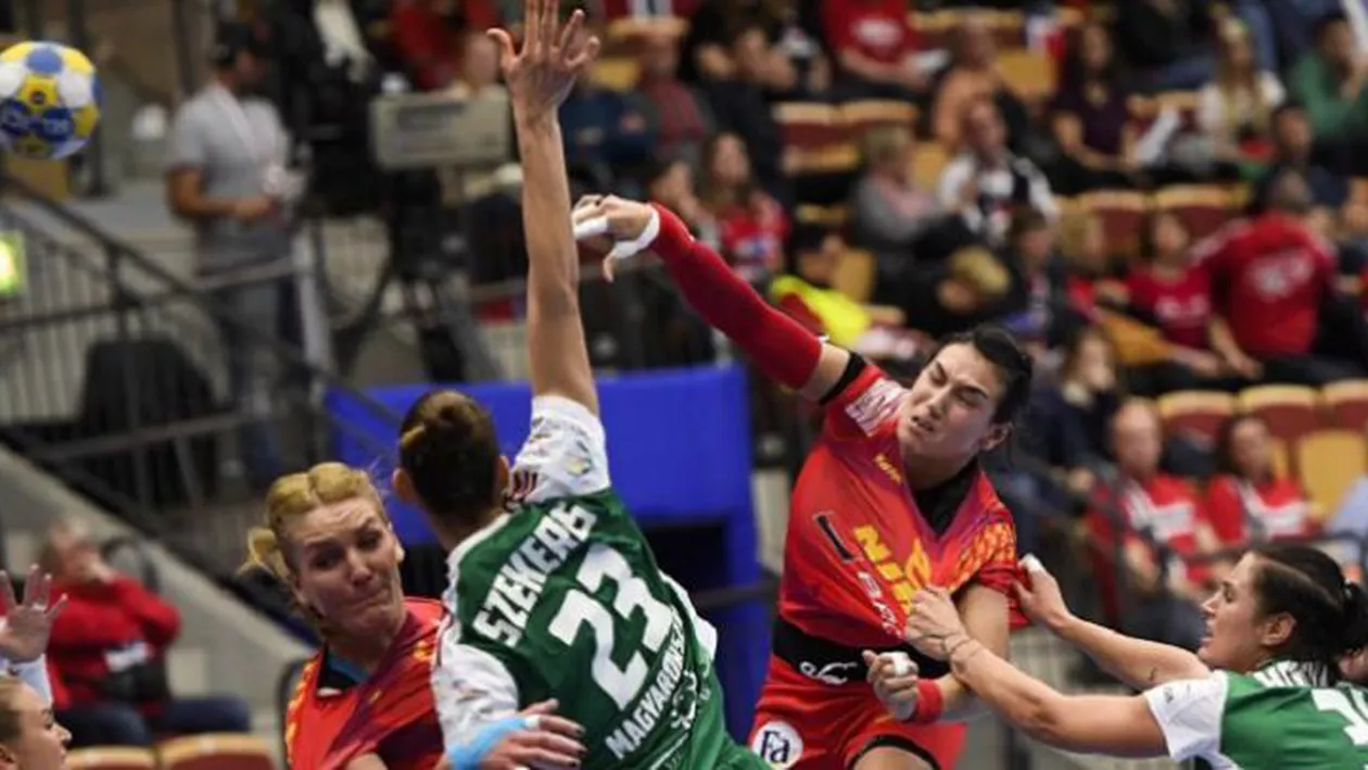 România, victorie SUPERBĂ în fața Ungariei. Tricolorele și-au UMILIT rivalele cu 29-21 la Campionatul European de Handbal