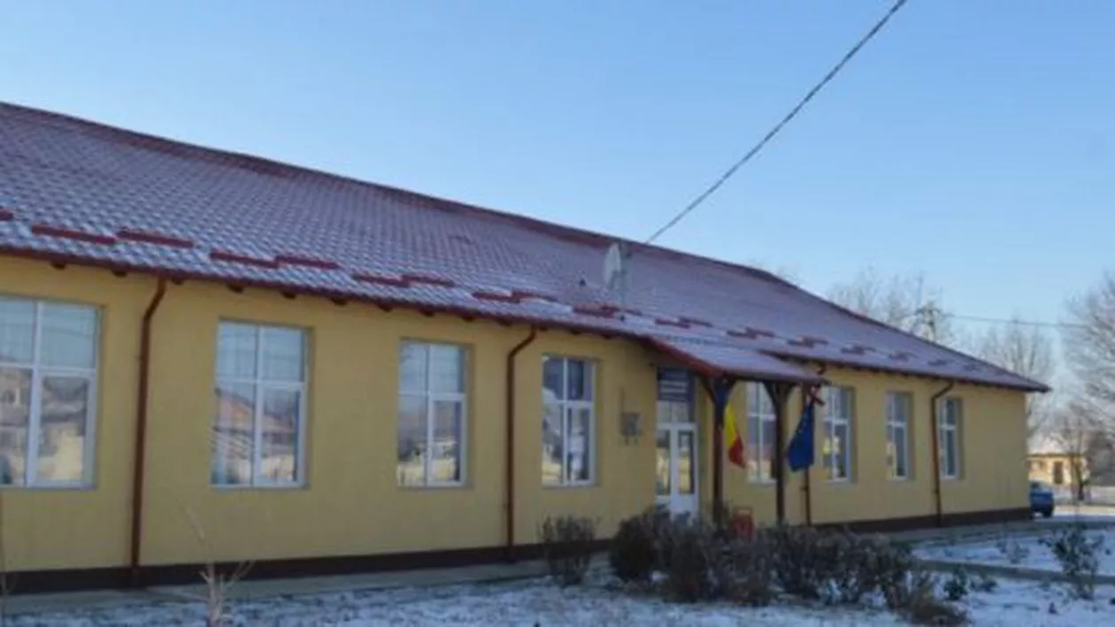 PROFESOARA BĂTUTĂ DE UN ELEV CU O ȚEAVĂ DE CALORIFER: ”Am fost lovită pe la spate, a contiunat să mă lovească până a intervenit o persoană” (FOTO)