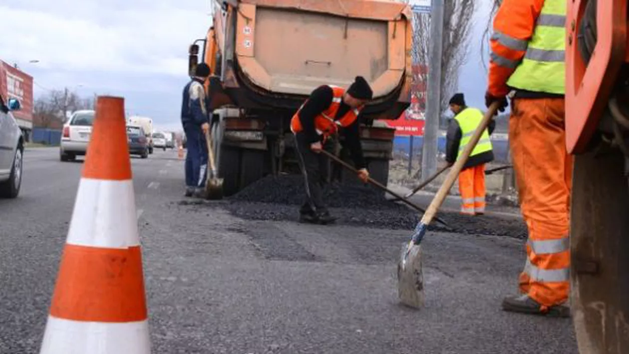 Se întâmplă în ROMÂNIA: Drum cârpit cu 10.000 euro/metrul