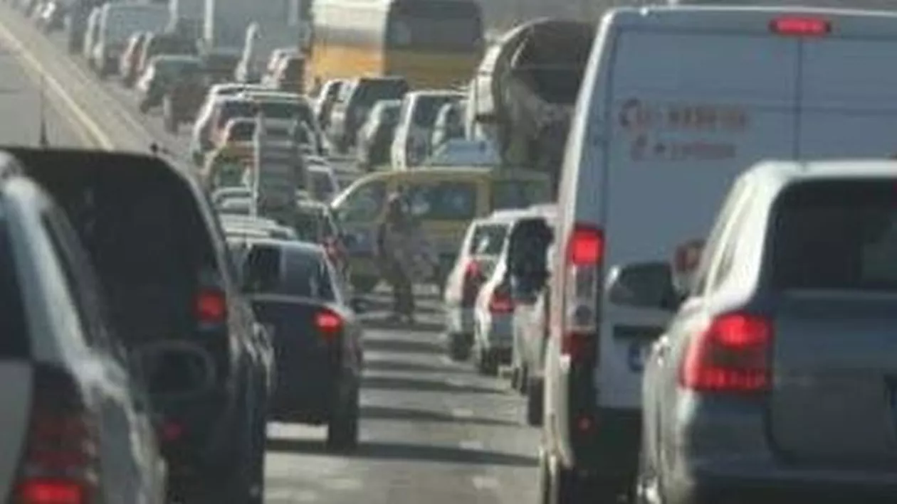 ACCIDENT GRAV cu patru mașini la ieșirea din Sibiu: un om a murit, iar altul este în stare gravă