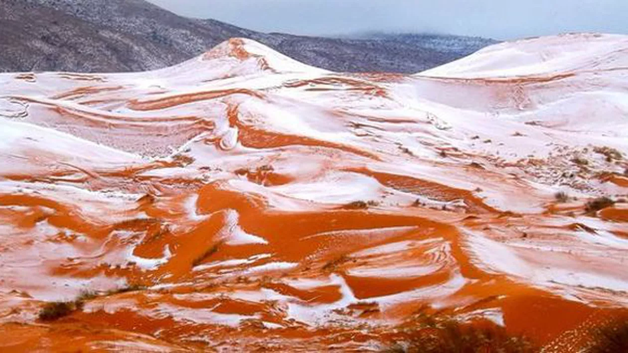 Fenomen RAR în Sahara: Deșertul, acoperit de zăpadă pentru prima oară în 37 de ani (FOTO)