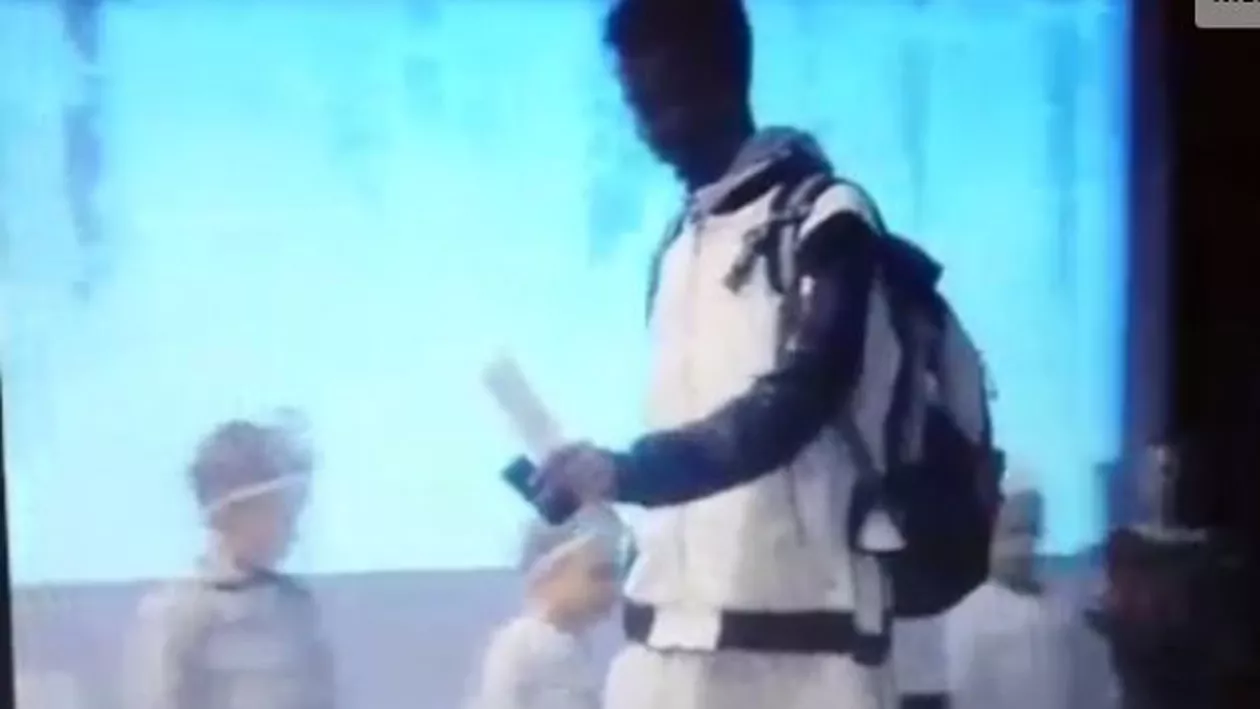 PANICĂ în Elveția! Un musulman a întrerupt o serbare de Crăciun, urcând pe scenă și strigând "Allahu Akbar" (VIDEO)
