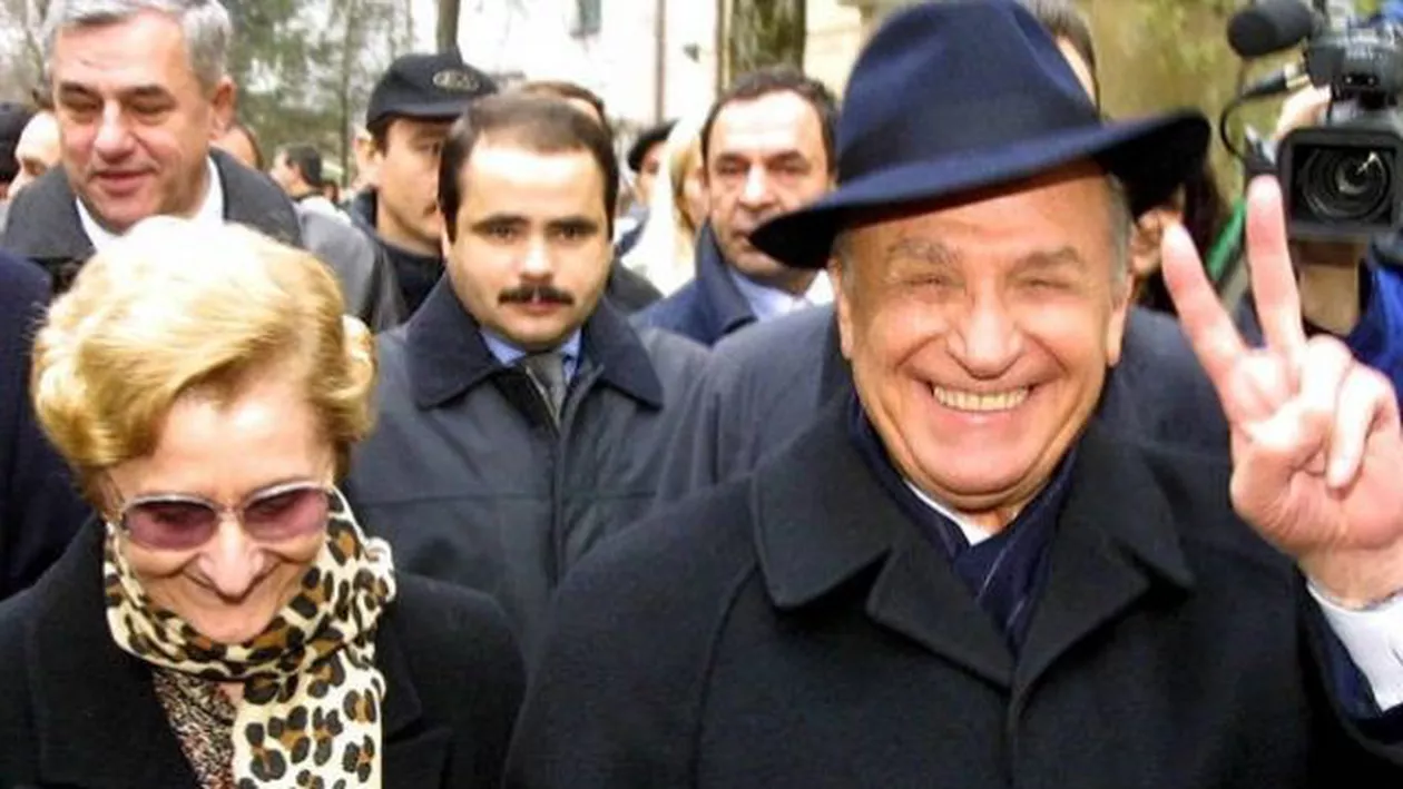 UN NOU DOSAR PENTRU ION ILIESCU: Este implicată și soția acestuia