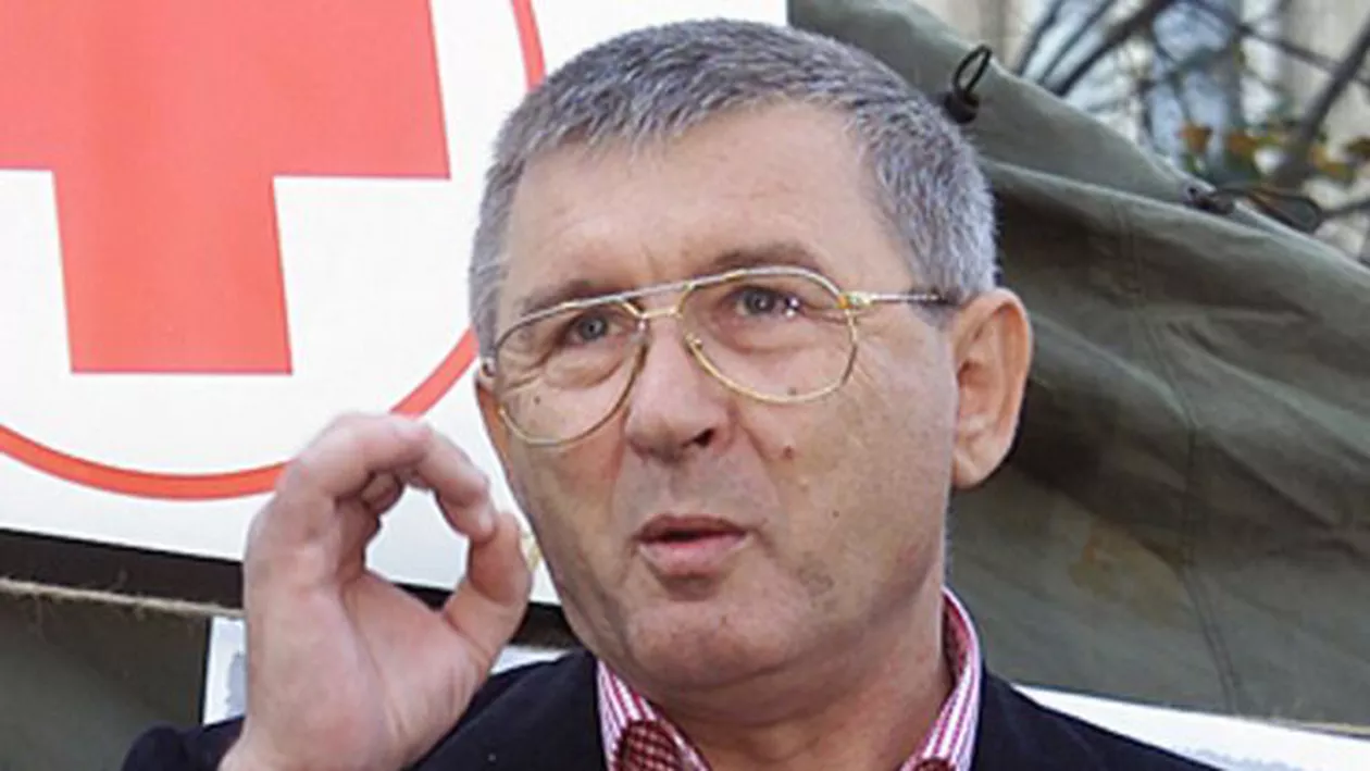 Cornel Nistorescu: Sebastian Ghiță continuă partida de șah cu mutarea altei piese importante. CULMEA este că spune ADEVĂRUL
