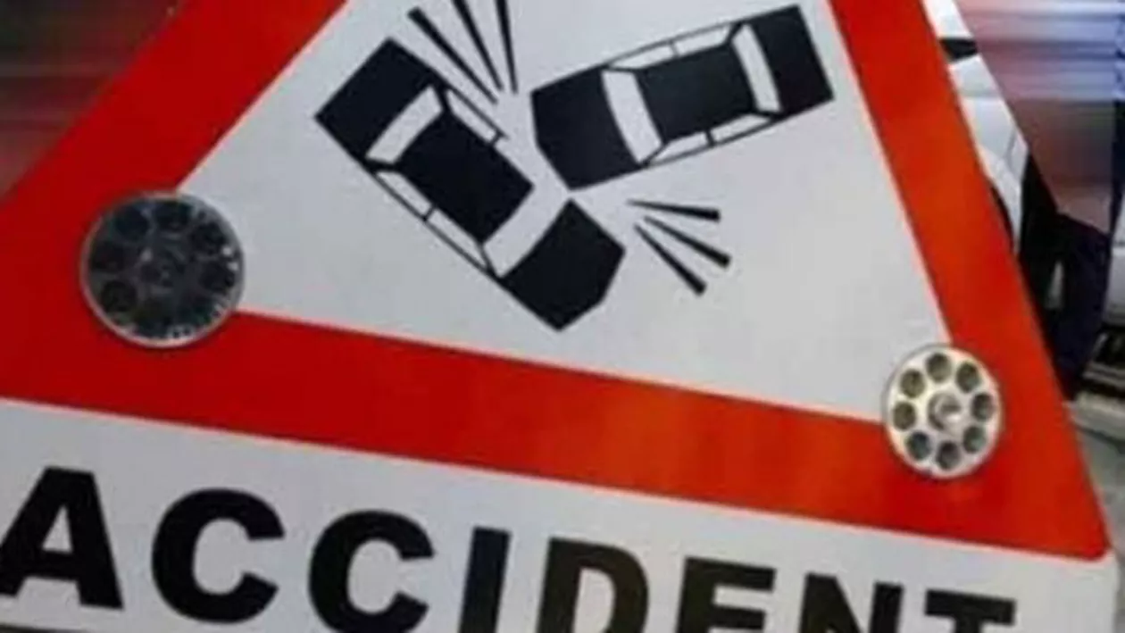 Noapte însângerată pe şosele: Șase răniți într-un accident produs în Bistriţa-Năsăud. Carambol cu patru maşini, în Iași (VIDEO)