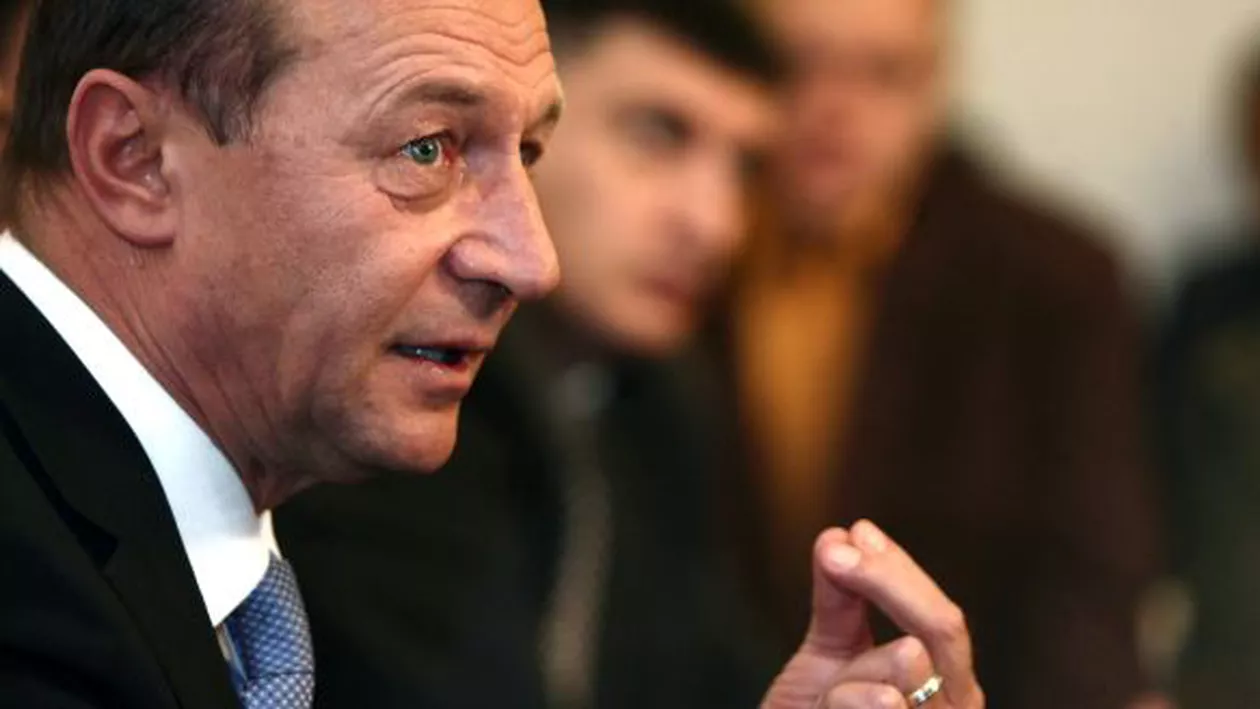 BĂSESCU, reacție la acuzațiile că ar avea legături cu GHIȚĂ: Dragi LINGĂTORI DE CLANȚE, nu am înțelegeri cu NICIUN TICĂLOS!