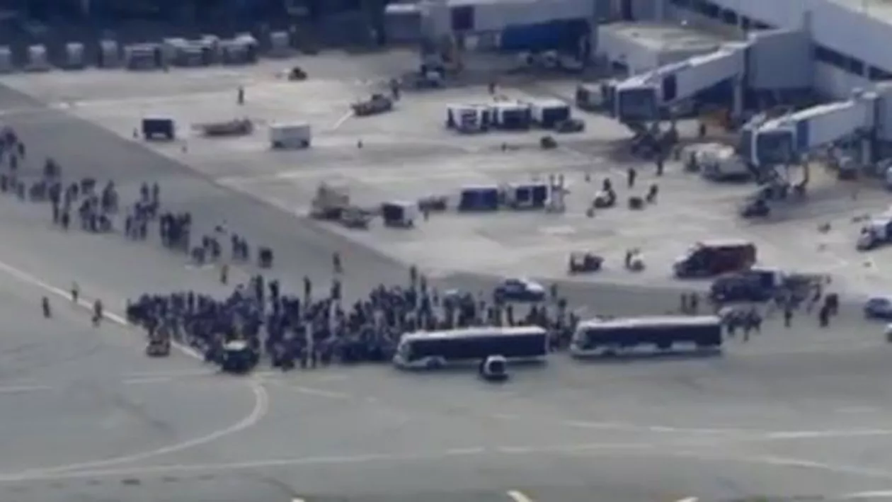 Atac SÂNGEROS în SUA. Cel puțin cinci oameni AU MURIT după ce un bărbat A DESCHIS FOCUL pe aeroportul din Florida (VIDEO)