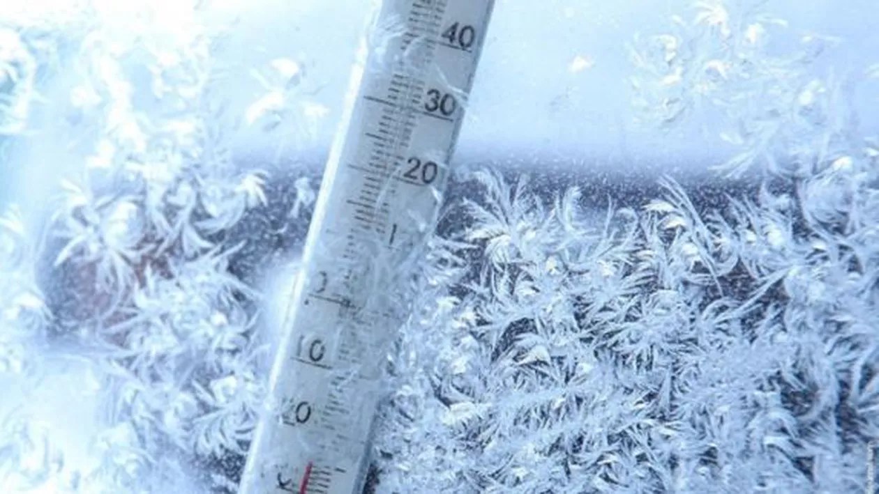 România a trecut prin CEA MAI RECE noapte din această iarnă. La Vârfu Omu temperatura RESIMȚITĂ a fost de -53 DE GRADE Celsius (VIDEO)