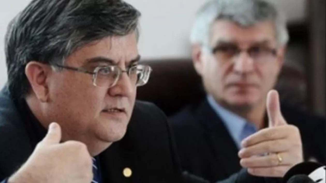 Mircea DUMITRU: Pe unii DIRECTORI care au promovat concursul se fac PRESIUNI să renunțe la post. SUTE de școli au rămas FĂRĂ DIRECTORI pentru că inspectorii au așteptat schimbarea de la PARTID