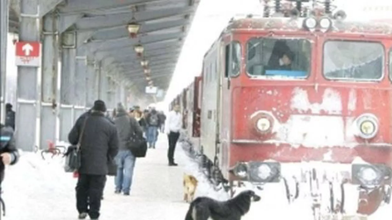 CFR a ANULAT 44 de trenuri și a anunțat că unele curse pot avea ÎNTÂRZIERI