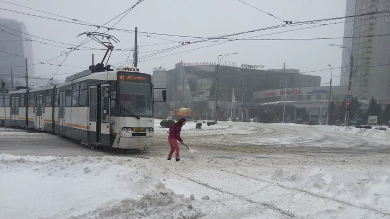 Circulația tramvaielor, BLOCATĂ în Capitală. Vezi care sunt mijloacele de transport cu probleme