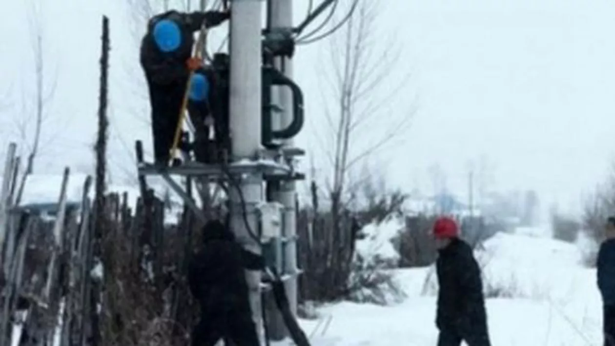 BILANŢ: 13 localităţi din judeţele Constanţa, Brăila şi Buzău au rămas FĂRĂ CURENT ELECTRIC