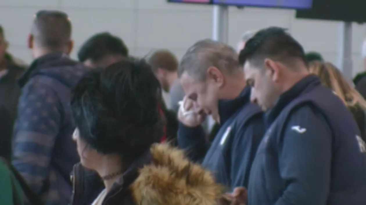 Marius Șumudică, în lacrimi, pe aeroport. Antrenorul este în doliu