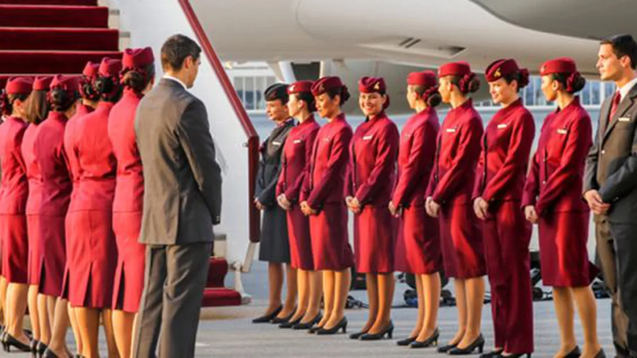 ȘUTEAZĂ ȘI ZBOARĂ! Atacatul român care este acum ÎNSOȚITOR de ZBOR (FOTO)