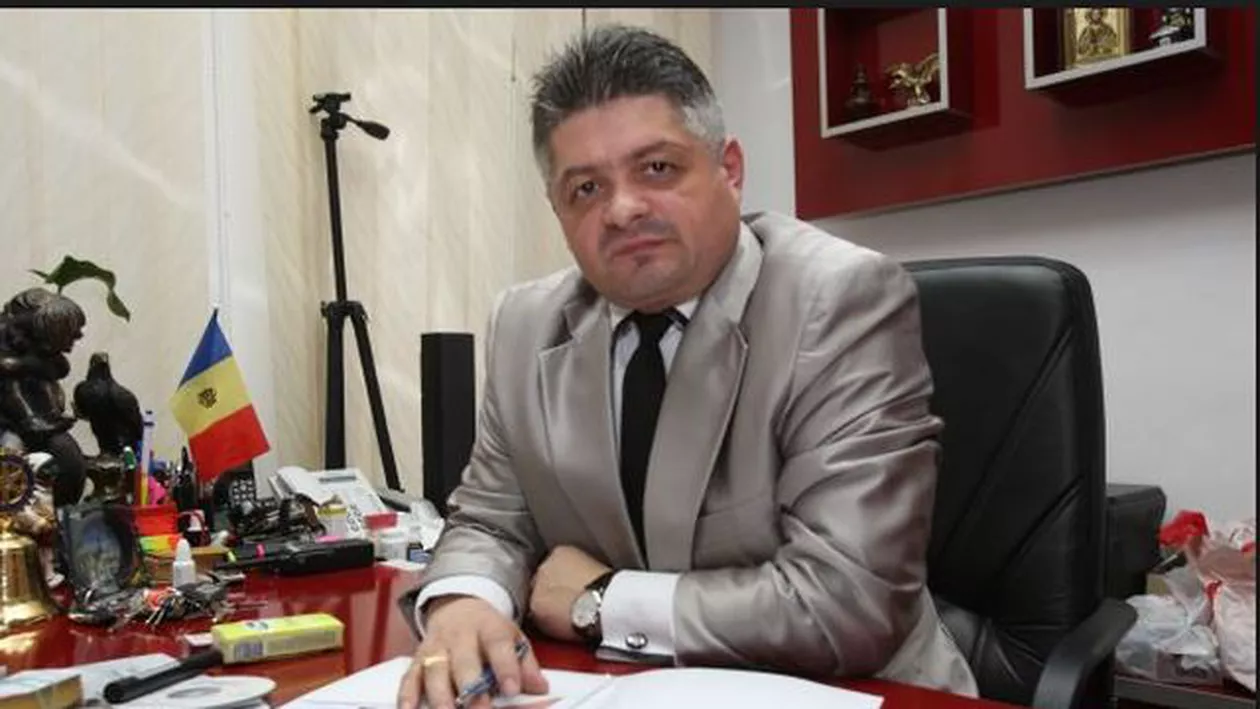 Academia SRI l-a dat afară pe Florin Secureanu: Atât fostul manager al Spitalului Malaxa, cât și coordonatorul său de doctorat, au dispărut de pe siteul instituției