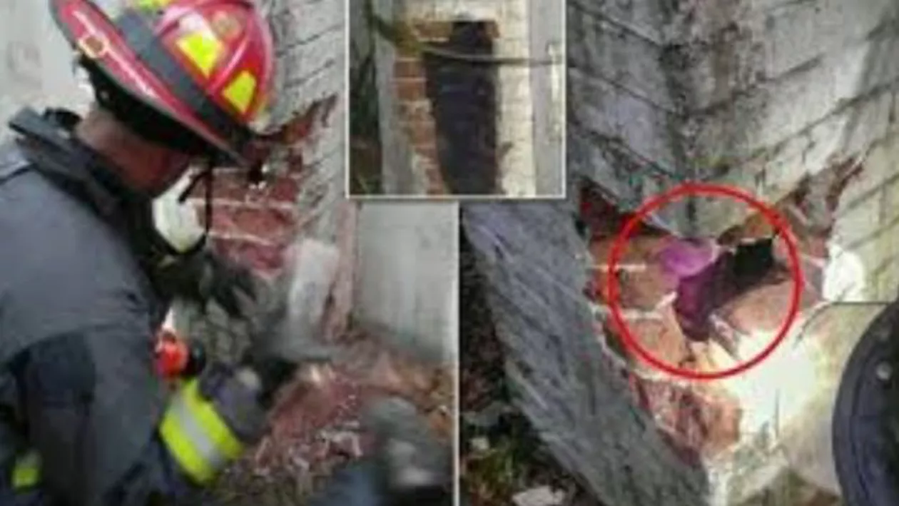 Intervenție DRAMATICĂ a pompierilor! O fetiță, BLOCATĂ în hornul unei case abandonate (VIDEO)