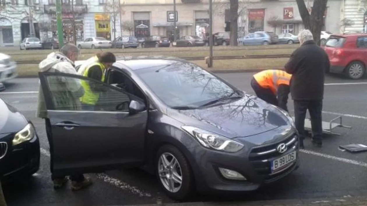 American găsit mort în mașină la Arad. Cadavrul acestuia a fost lăsat ore întregi la volan