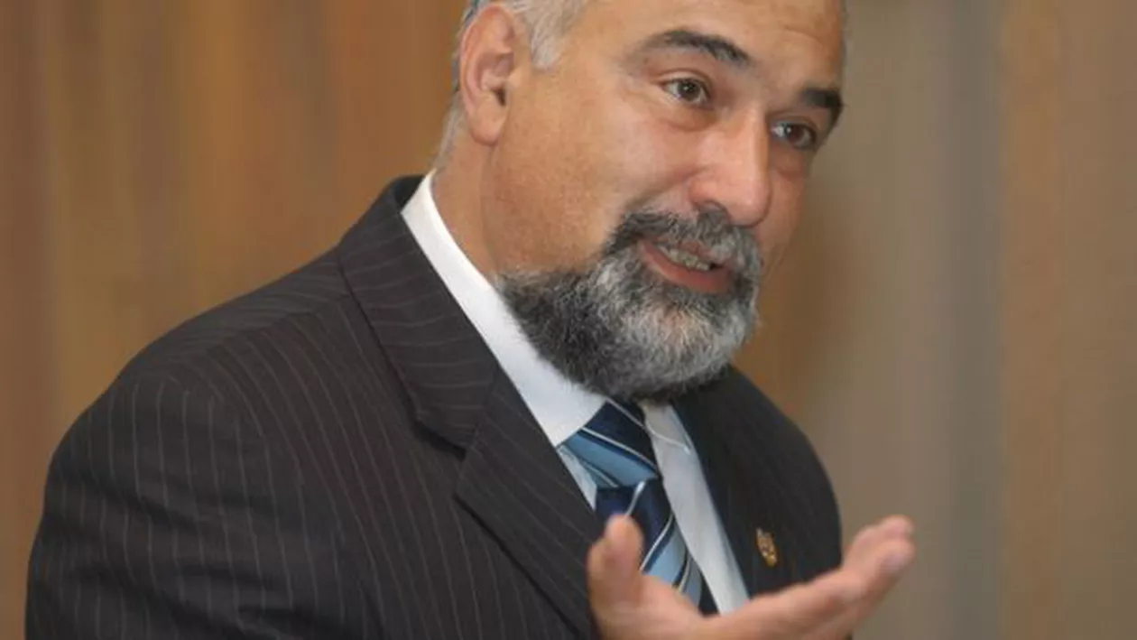 Varujan Vosganian cere Ministrului de Finanțe evaluarea veniturilor lui Iohannis: Să se confirme că a avut bani din meditaţii pentru case