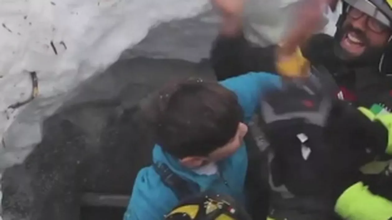 Bucurie NEMĂRGINITĂ după salvarea celor trei români din avalanșa din Italia. Mama copiilor: „Mulțumim tuturor celor care ne-ați ajutat” (VIDEO)