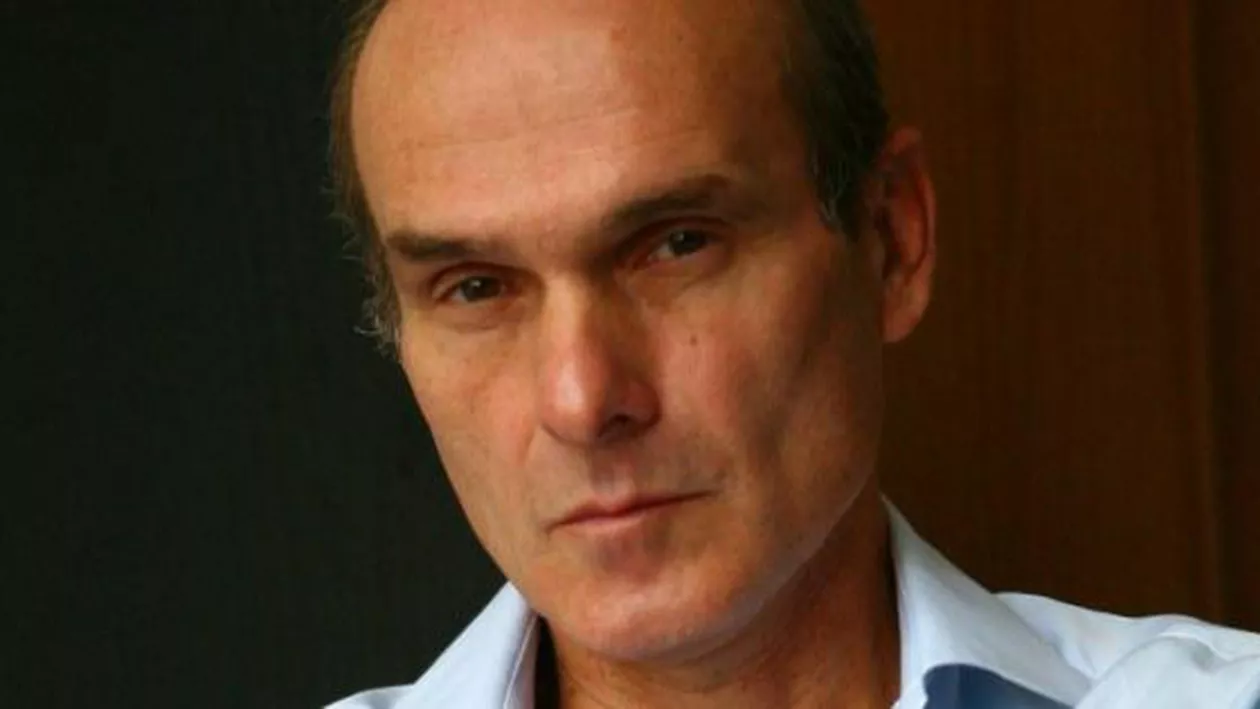 Cristian Tudor Popescu CRITICĂ DUR apariția președintelui printre protestatari: "S-a FRECAT de mulțime, e IEFTIN"